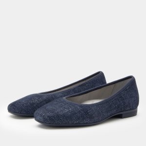 Arielle Tailored Navy Shoe