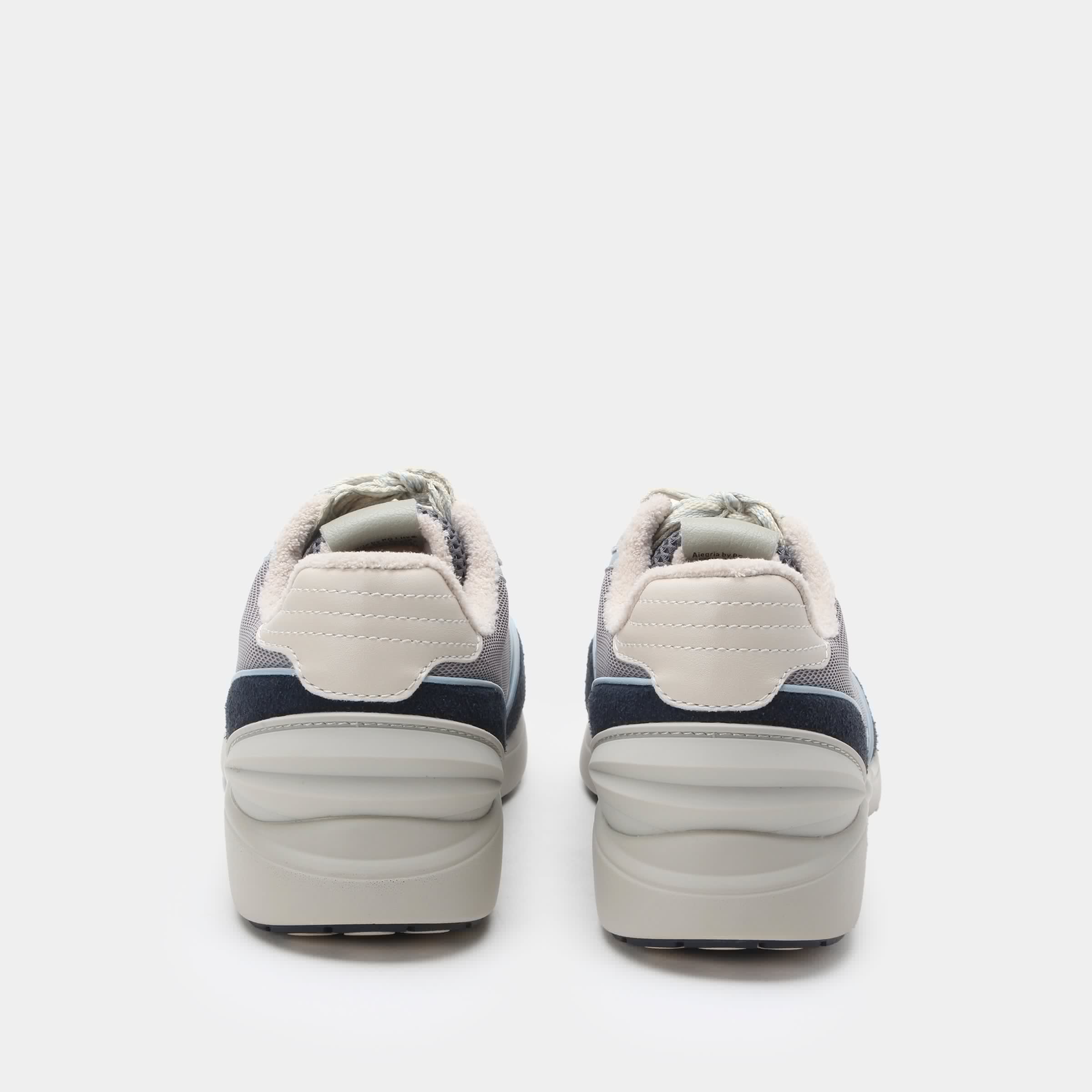 Embyr Retro Blue Shoe - Image 3