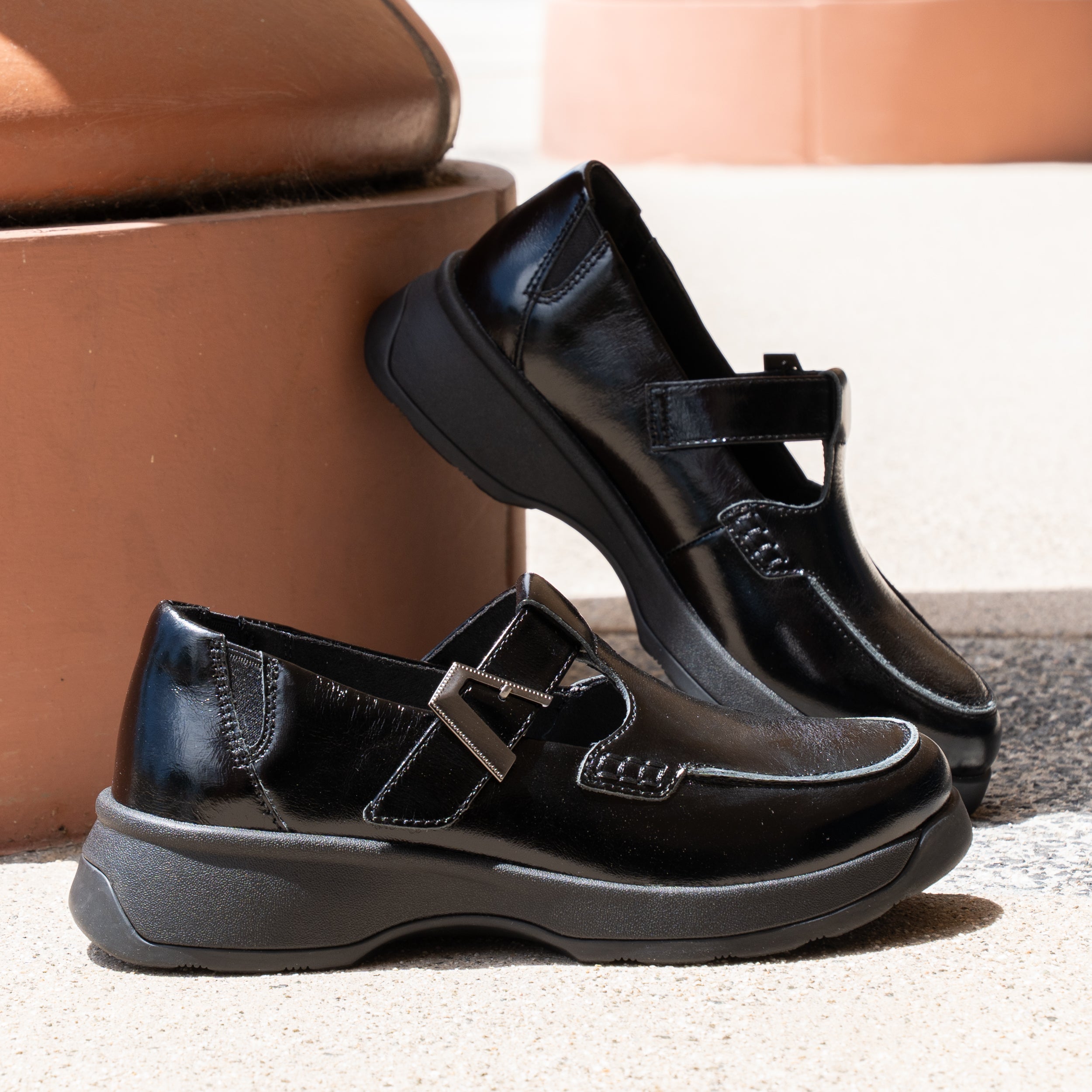 Jensie Glazed Black Shoe - Image 2